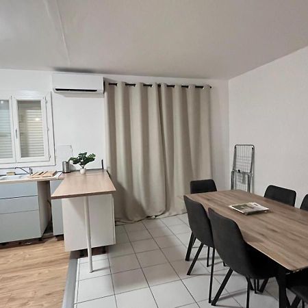 Appartement Climatise Avec Parking A Альби Экстерьер фото